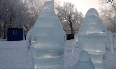 В Аксу дети сломали заготовки для ледового городка