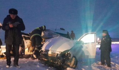 Павлодар облысында құтқарушылар көлікте қалған үш адамды алып шықты