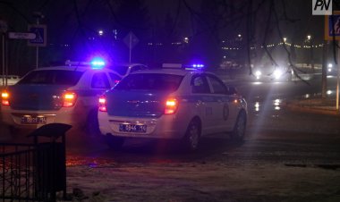 Павлодарда подъезде ұйықтаған екі мас адам детоксикация орталығына жеткізілді