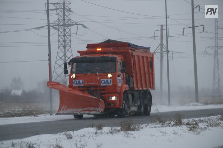 Павлодар облысының еріктілері жолдан жиналмаған қарды анықтады