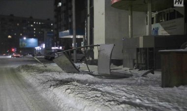 Павлодарда «Газель» ұрлаған тұрғын  автобус аялдамасына соғылды