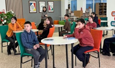 Павлодарда қысқы демалыста мұқият кітап оқыған балалар сыйлық алды