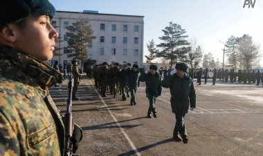 Командование воинской части поздравило павлодарцев