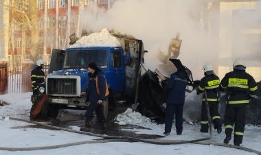 Павлодарда коммуналдық қызметтер көлігі отқа оранды