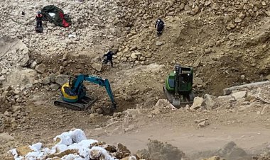 Для поиска автобуса в Майкаине задействовали второй экскаватор