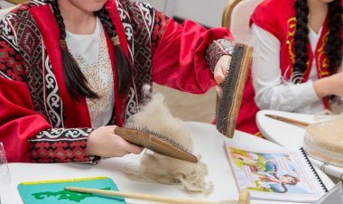 Павлодарда қыздар ұршық иіруден сынға түсті (ФОТО)