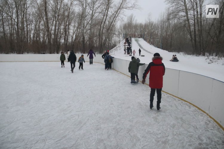 Павлодарда коньки тебу үшін мұз айдындары қай жерлерде құйылады?