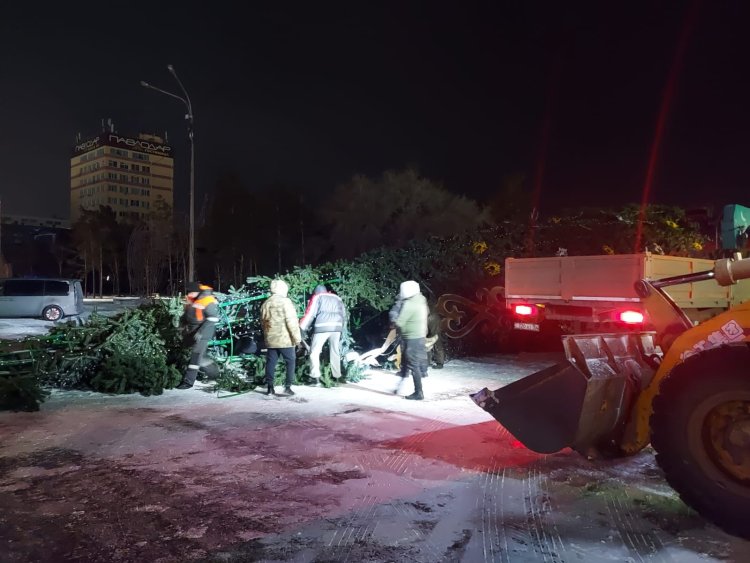 Павлодар әкімдігінде құлаған шыршаның жағдайы бағаланды