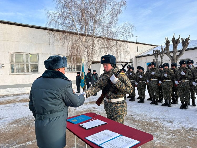 Павлодарда жүзден астам жас сарбаз әскери ант берді