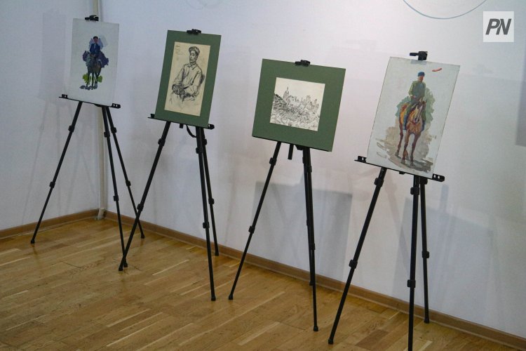 Павлодарскому музею подарили картины известного портретиста
