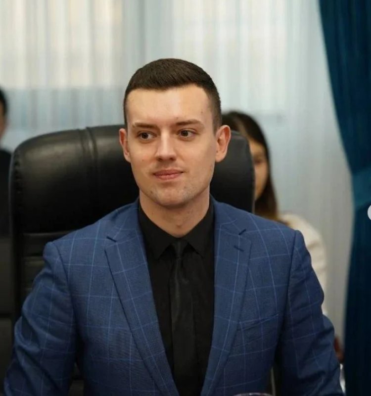 Павлодарлық мұғалім  министрден смартфон алды