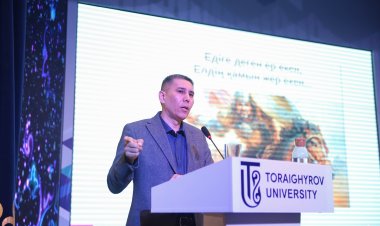 Мәдени майдан: Павлодарда Өзбекәлі Жәнібеков жайлы кітап таныстырылды