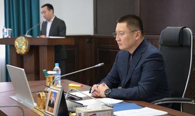 Асайын Байханов жұмысын тиісінше орындамаған екі шенеунікке сөгіс жариялады