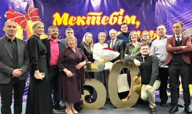 Әулетімен оқығандар да бар: Павлодарлық мектепке 50 жыл толды