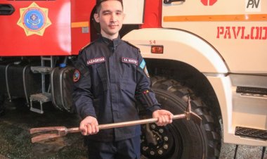 Ресейлік өрт сөндіруші павлодарлық блогерге «ғажайып қару» сыйлады