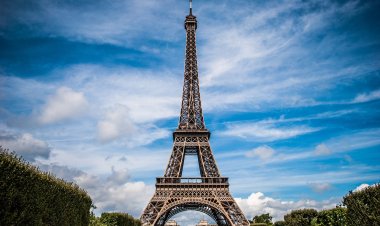 Эйфелеву башню открыли после забастовки