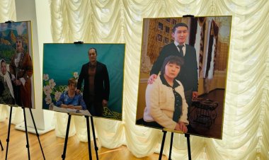 «Анаммен түскен»: Павлодарлық тұрғындардың фотолары көрмеге қойылды
