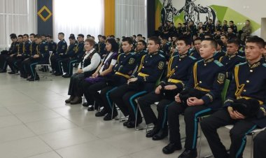 Павлодарлық жас сарбаздар Әбіш Кекілбаевтың шығармасын талдады