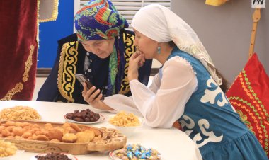 Шырақжағарым келді: Павлодарлық көпбалалы ана қызды төрге шығарудың мәнін айтты
