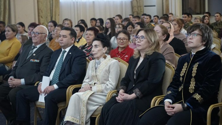 «Казахстан – страна счастья»: в Павлодаре прошел концерт ко Дню благодарности
