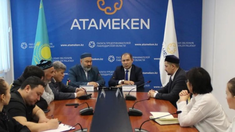 Павлодарлық бизнесмендерге Рамазан айындағы ережелер туралы айтып берді