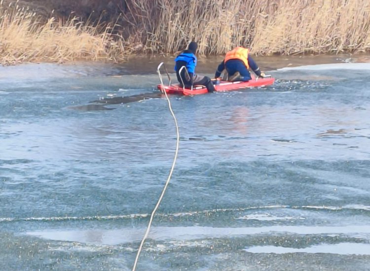 Экибастузские спасатели ищут пропавшего рыбака