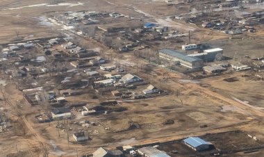 Асайын Байханов су басу қаупі бар ауылдарды тікұшақпен бақылап өтті