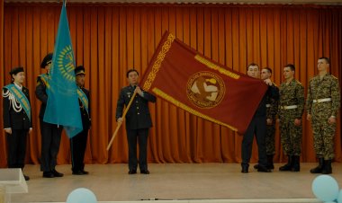 Павлодарда студенттерге әскери-патриоттық клубтың туын табыстады