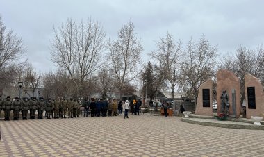 Павлодарда тәжік-ауған шекарасында қаза тапқан жауынгерлерді еске алды