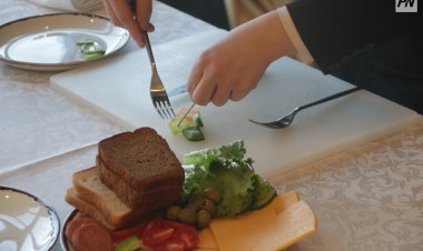 Болашақ павлодарлық аспаздар мен кондитерлерге кафеге экскурсия ұйымдастырды