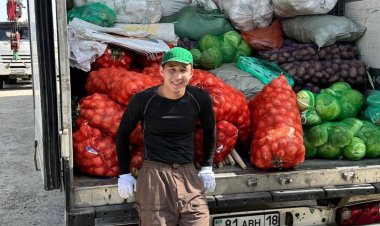 Екібастұздық блогер су тасқынынан зардап шеккен атыраулықтарға көмектесуде