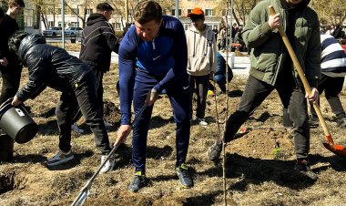 Субботник, тимбилдинг, концерт: в павлодарском колледже поддержали экоакцию