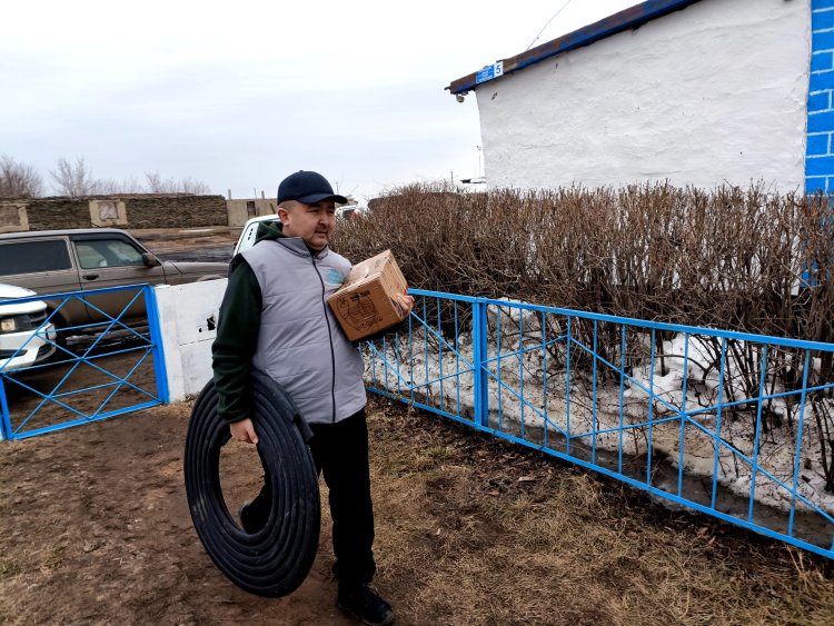 Павлодарские депутаты отправили насосы жителям затопленного села