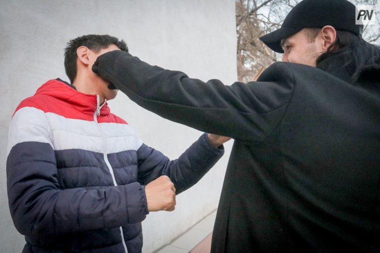 В Павлодаре двух подростков осудили за избиение сверстника