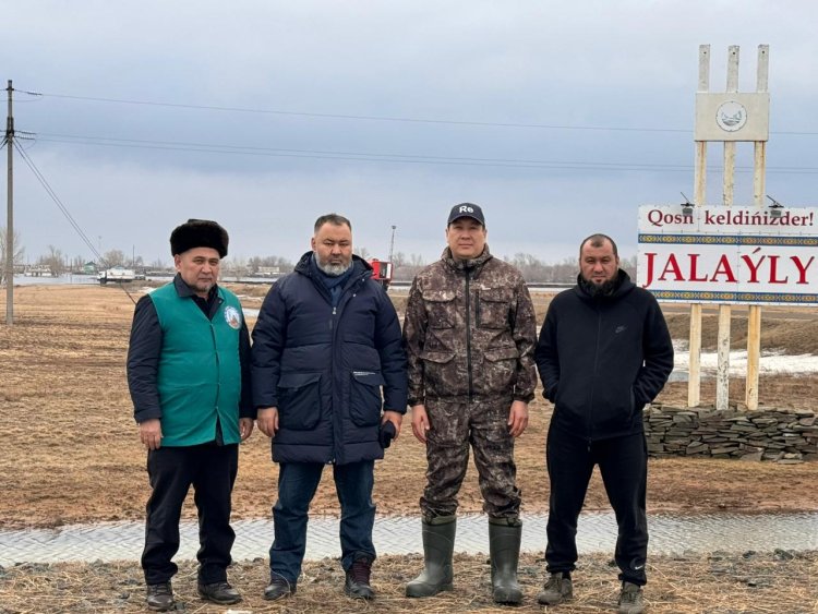 Актогайскому селу помогли депутат и имам