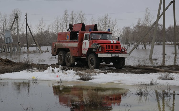 Екібастұзда еріктілер су тасқынынан зардап шеккендерге гуманитарлық көмек жөнелтті