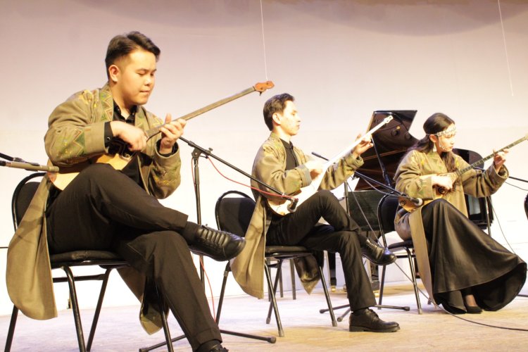 Казахстанская знаменитость показала павлодарским музыкантам мастер-класс