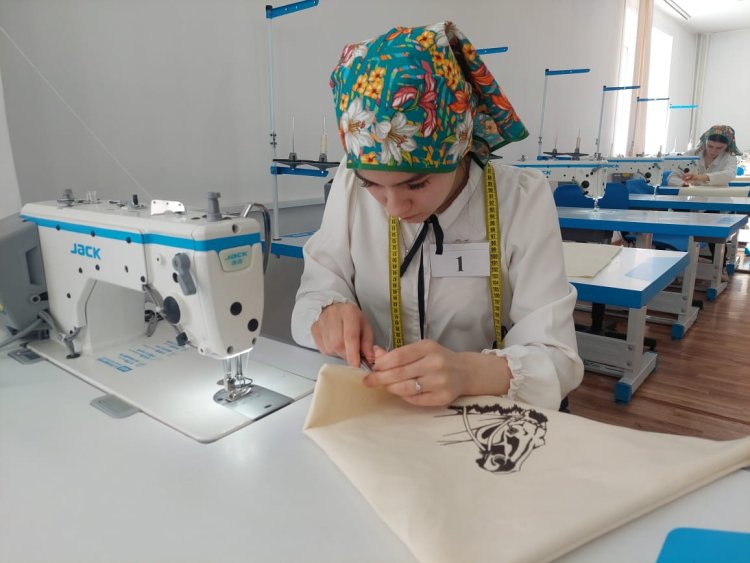 Павлодарские старшеклассники соревновались в пошиве сумок-шоперов