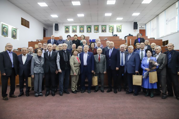 В Павлодаре чествовали ветеранов науки