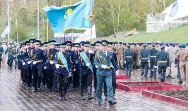 Жүздеген павлодарлық оқушы шеруге қатысты