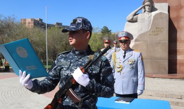 «Служить с честью»: в Павлодаре молодые полицейские приняли присягу