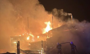 Павлодар ауданында төрт бөлмелі үй мен монша толығымен жанып кетті