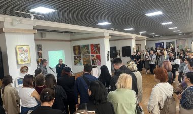 «Рисовал на портретах Брежнева и Горбачева»: необычные картины показали павлодарцам