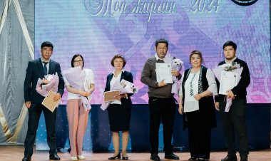 Павлодарда үздік оқушылар мен ата-аналар марапатталды