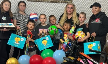 Павлодарские волонтеры подарили праздник детям