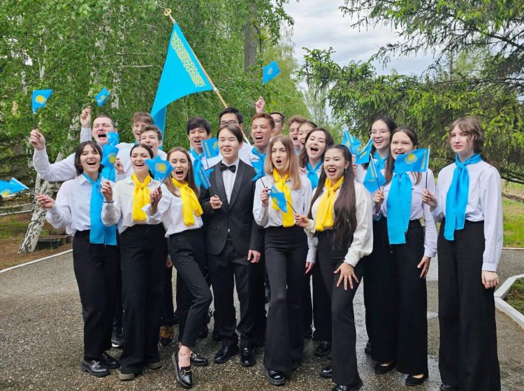 Павлодарские школьники посвятили песни Родине