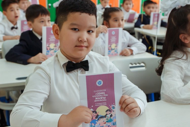 Павлодарских школьников поздравил министр просвещения РК