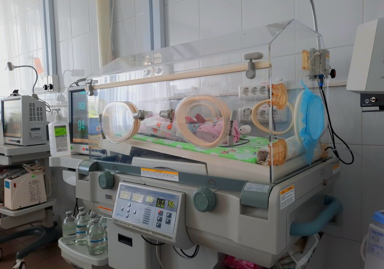 Павлодарские врачи подарили вторую жизнь недоношенному ребенку
