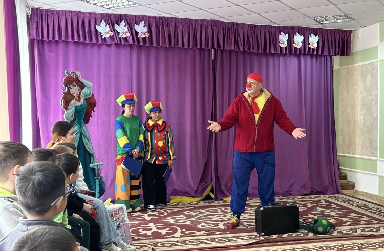 Павлодарские журналисты устроили праздник для особенных детей