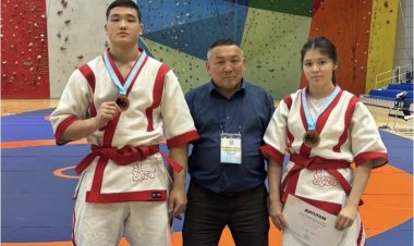 Павлодарлық студенттер қазақ күресінен республикалық жарыстан қоламен оралды